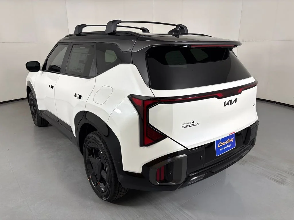 New 2027 Snow White Pearl / Black Roof Kia X-Line image 6