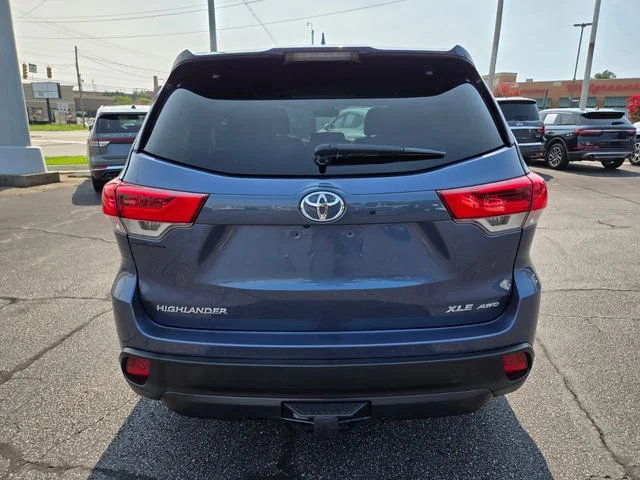 Used 2019 Blue Toyota XLE image 7