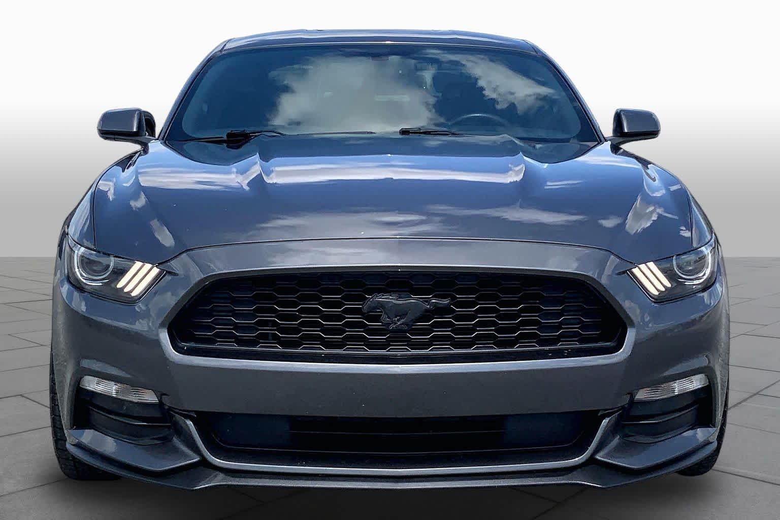Used 2017 Magnetic Ford V6 image 4