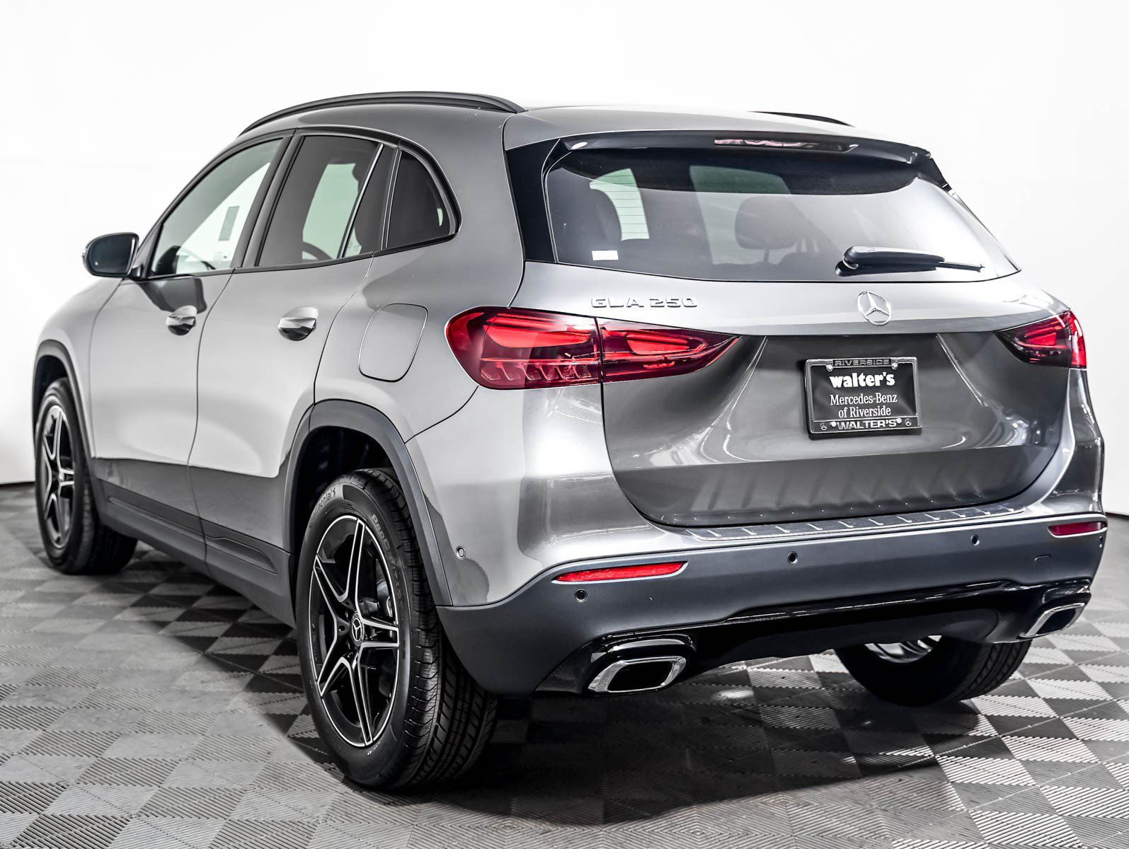 New 2026 Mountain Grey Metallic Mercedes-Benz GLA 250 image 2