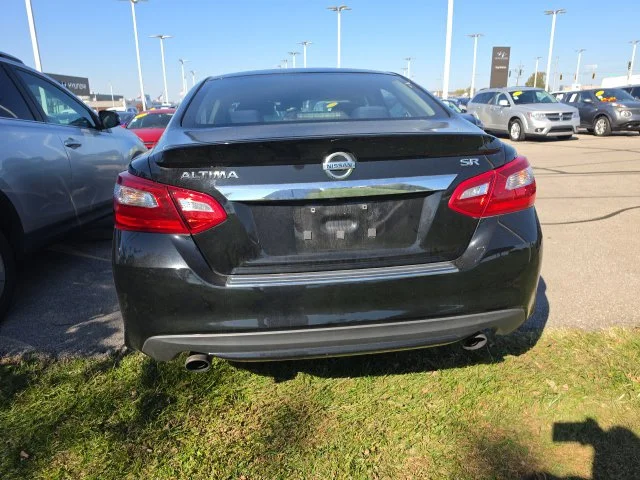 Used 2016 Black Nissan 2.5 SR image 3