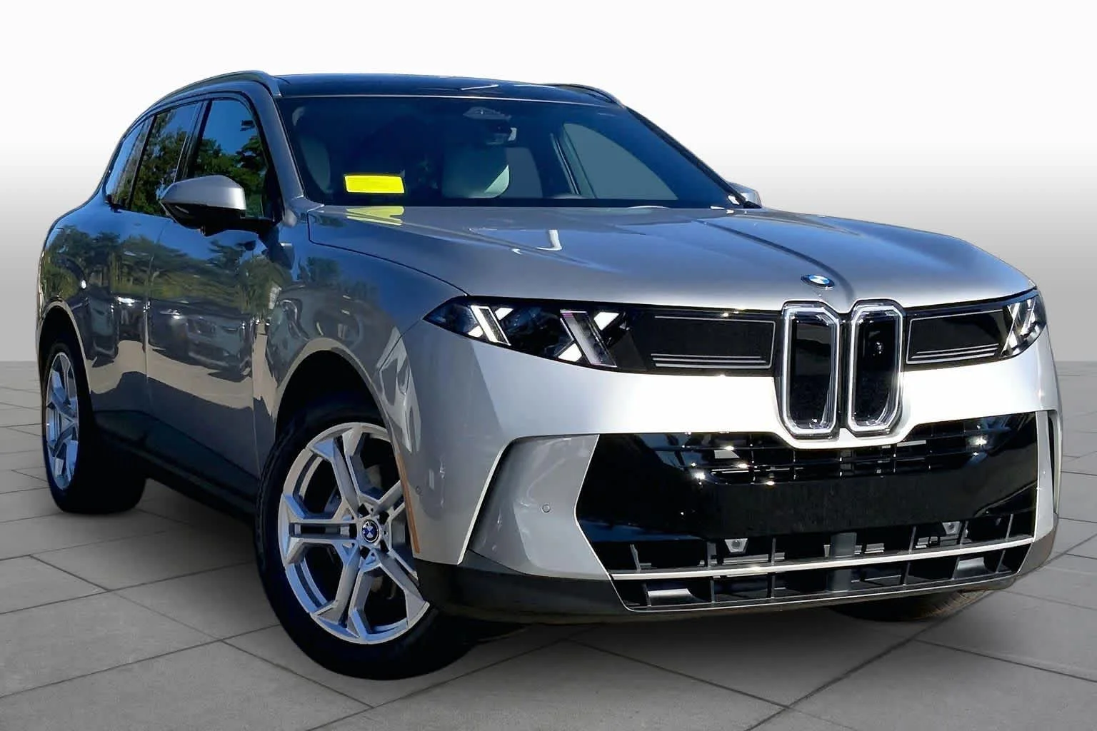 New 2027 Space Silver Metallic BMW 40 xDrive image 2