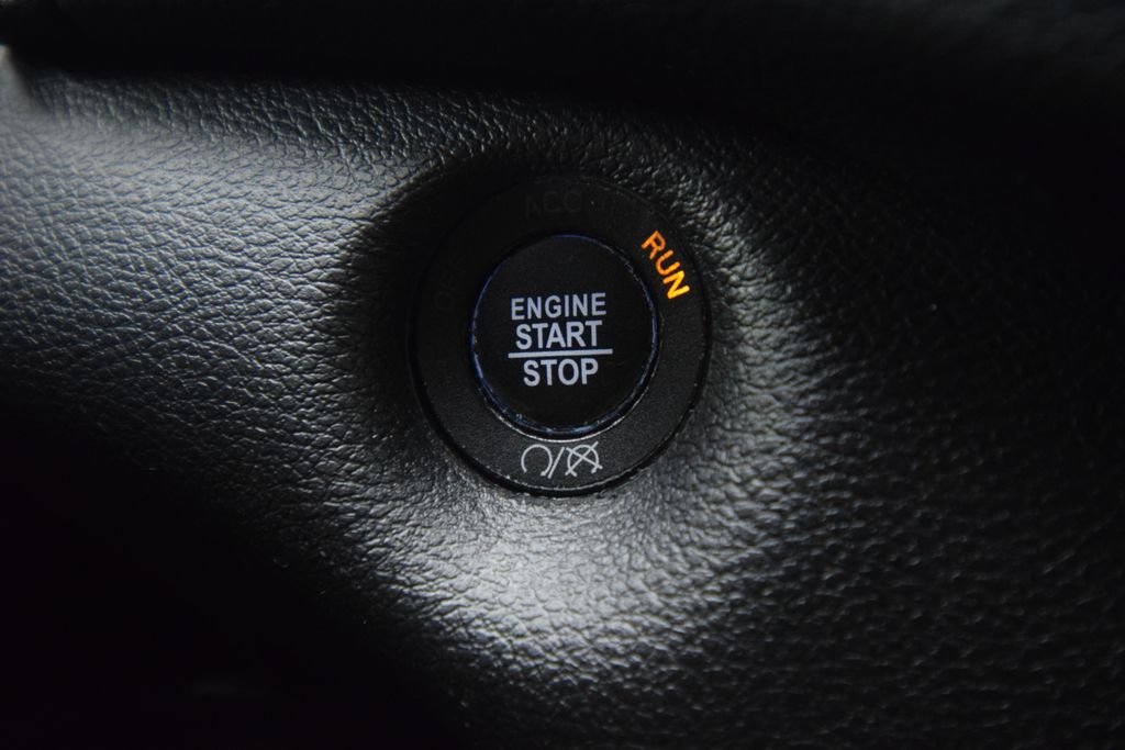 Used 2023 Gray Jeep Altitude image 26