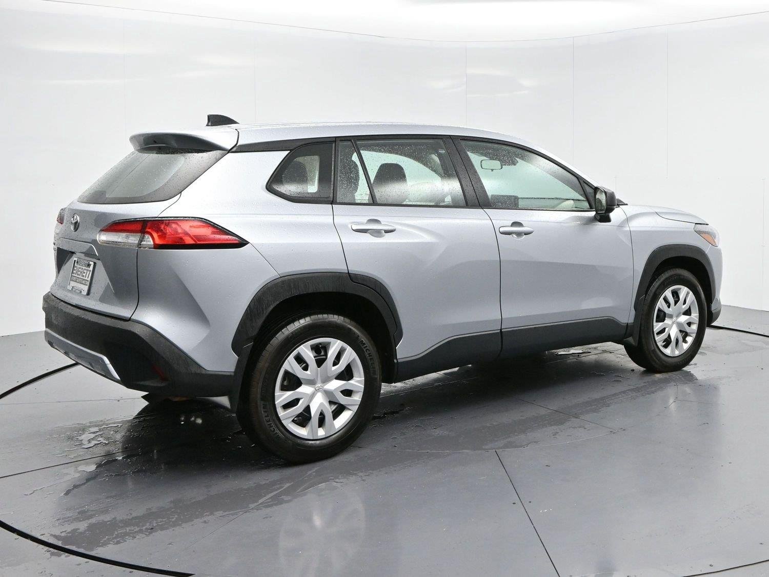 Used 2024 Sonic Silver Toyota L image 7