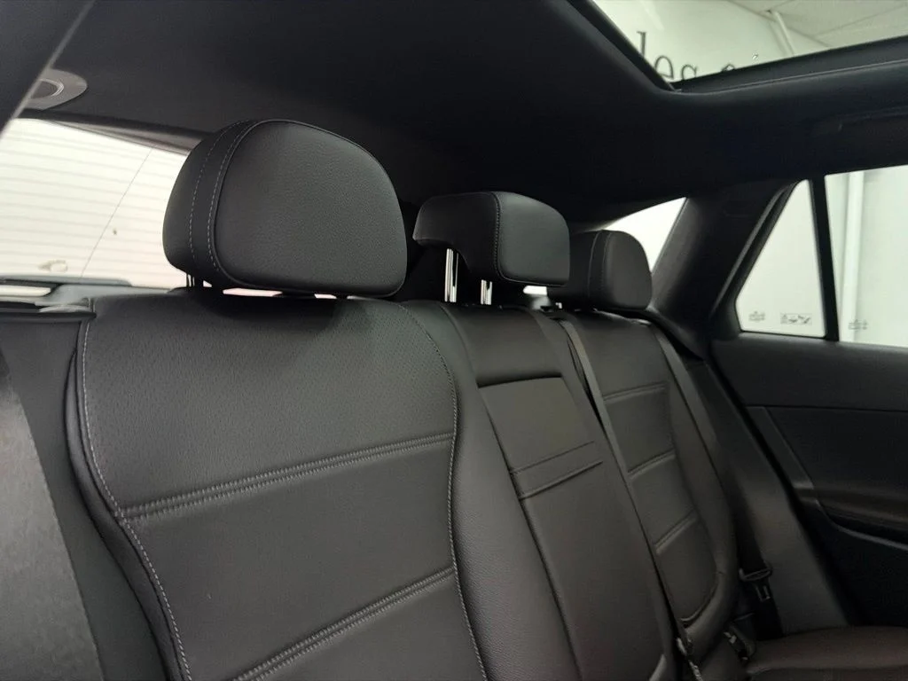 New 2027 Black Mercedes-Benz GLC 300 image 24