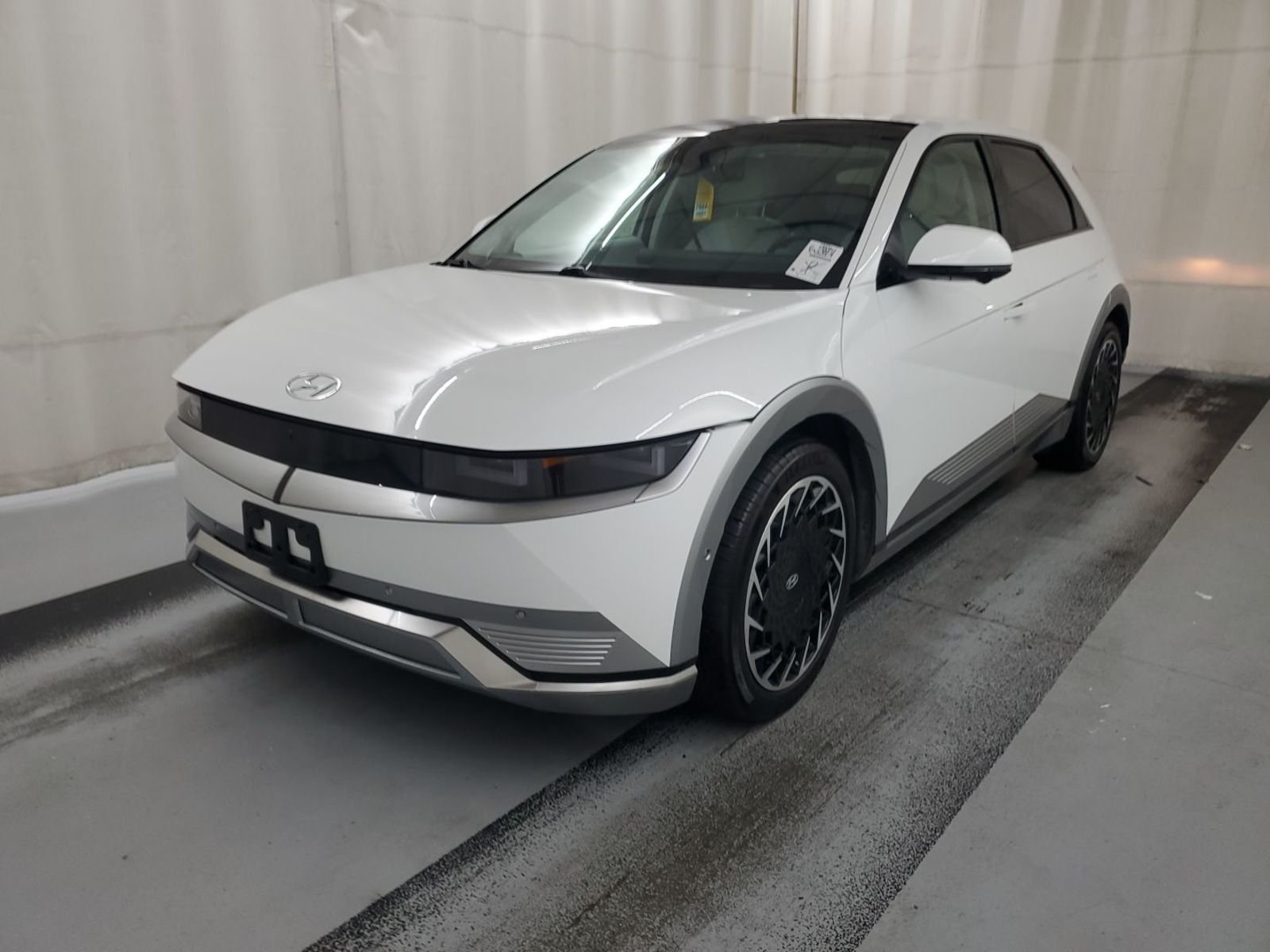 Used 2024 White Hyundai Limited image 1
