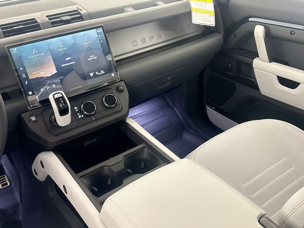 New 2026 Sargasso Blue Land Rover OCTA image 24
