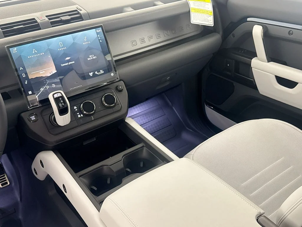 New 2026 Sargasso Blue Land Rover OCTA image 24
