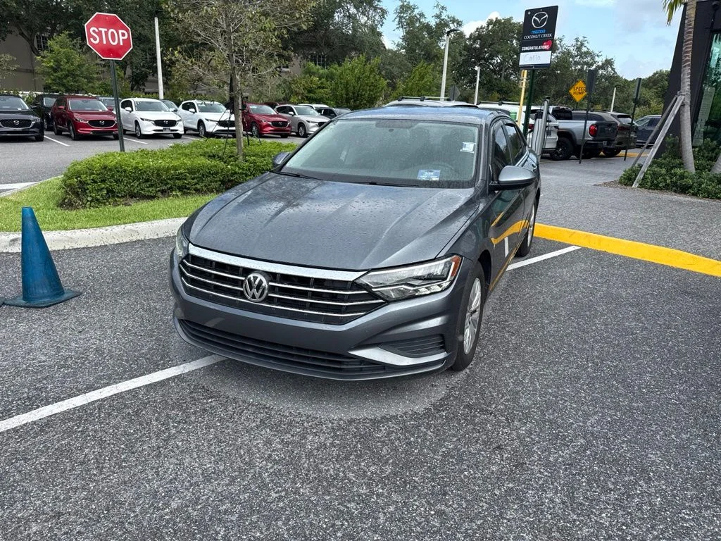 Used 2019 Platinum Gray Metallic Volkswagen 1.4T S image 18