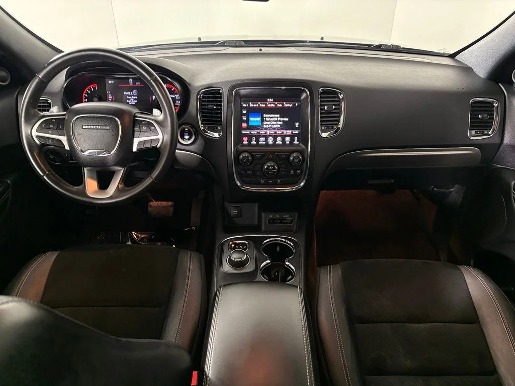 Used 2015 Black Dodge SXT image 33