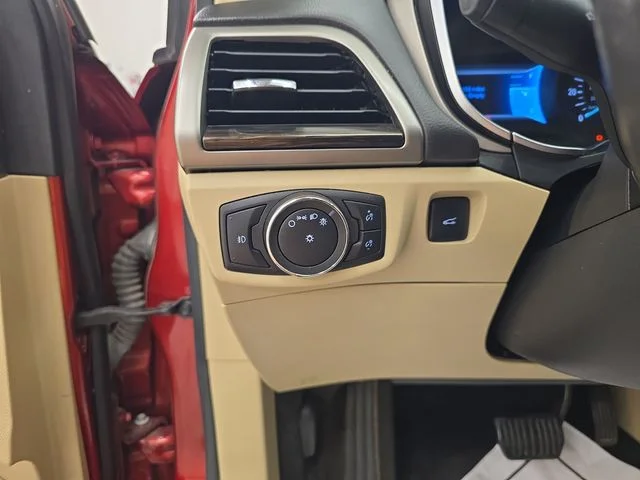 Used 2013 Ruby Red Metallic Ford SE image 32