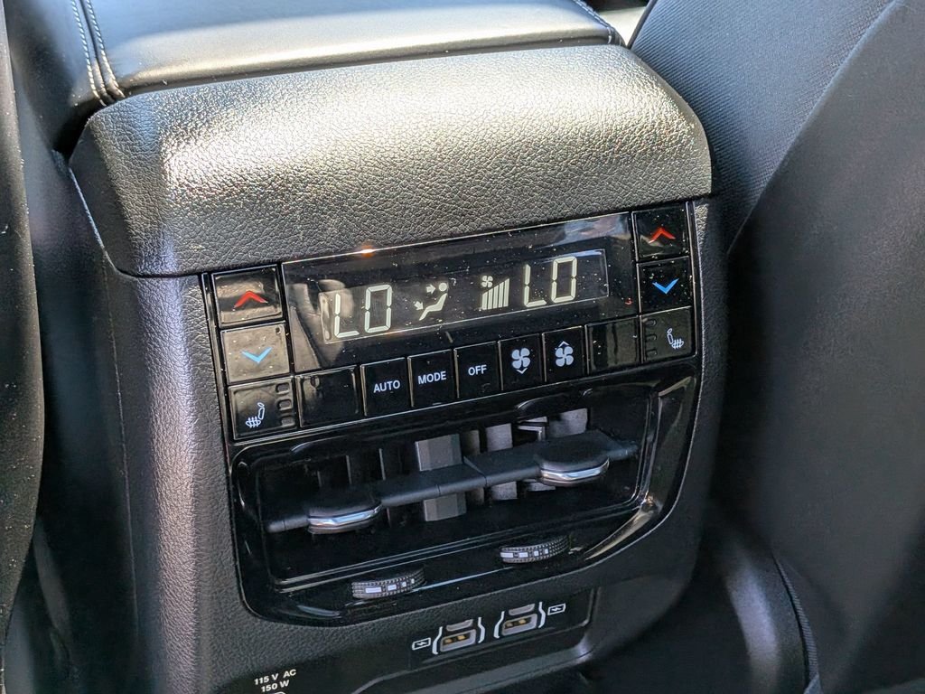 Used 2022 White Jeep Overland image 29