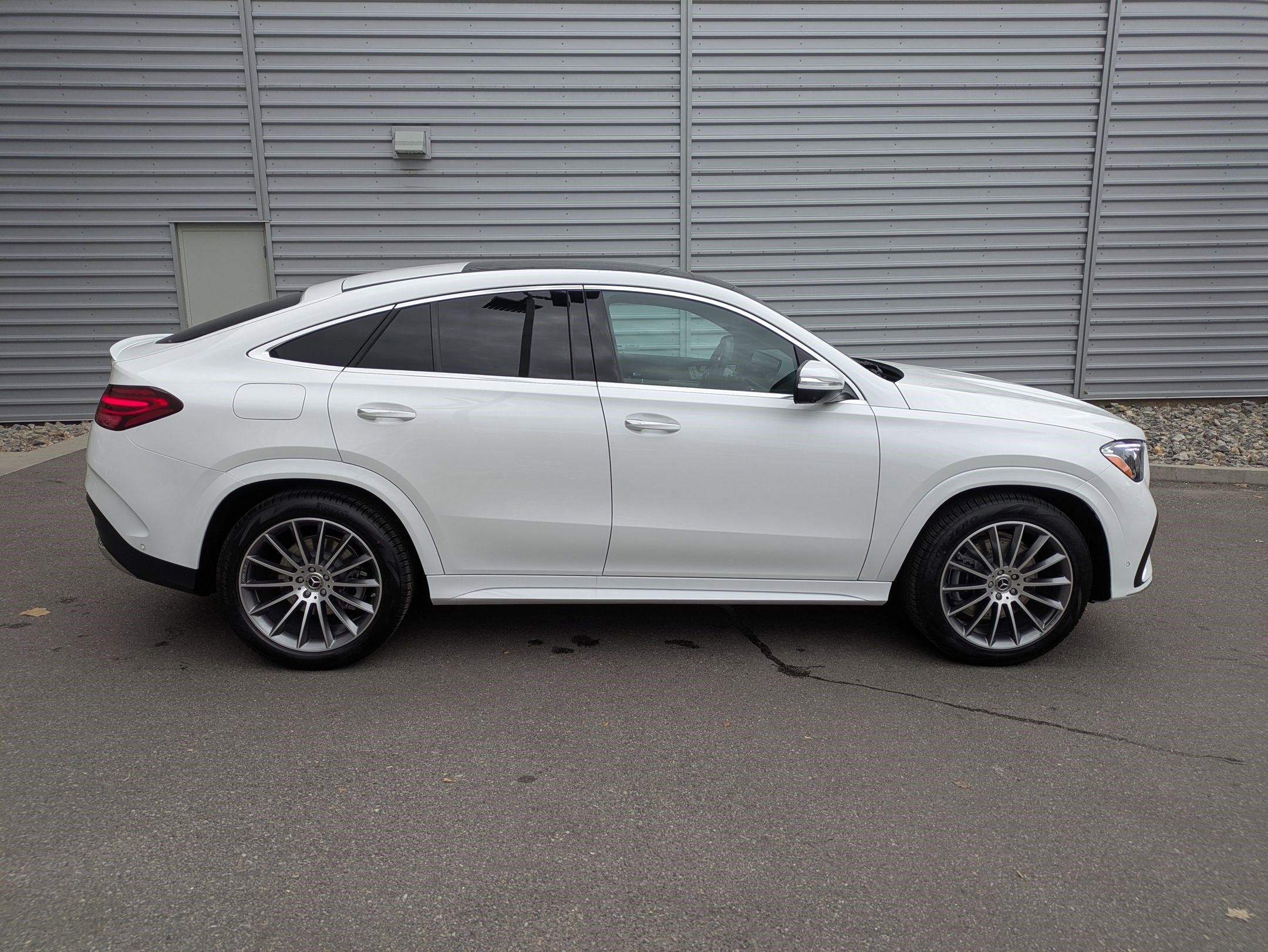 New 2026 MANUFAKTUR Moonlight White Metallic Mercedes-Benz GLE 450 image 20