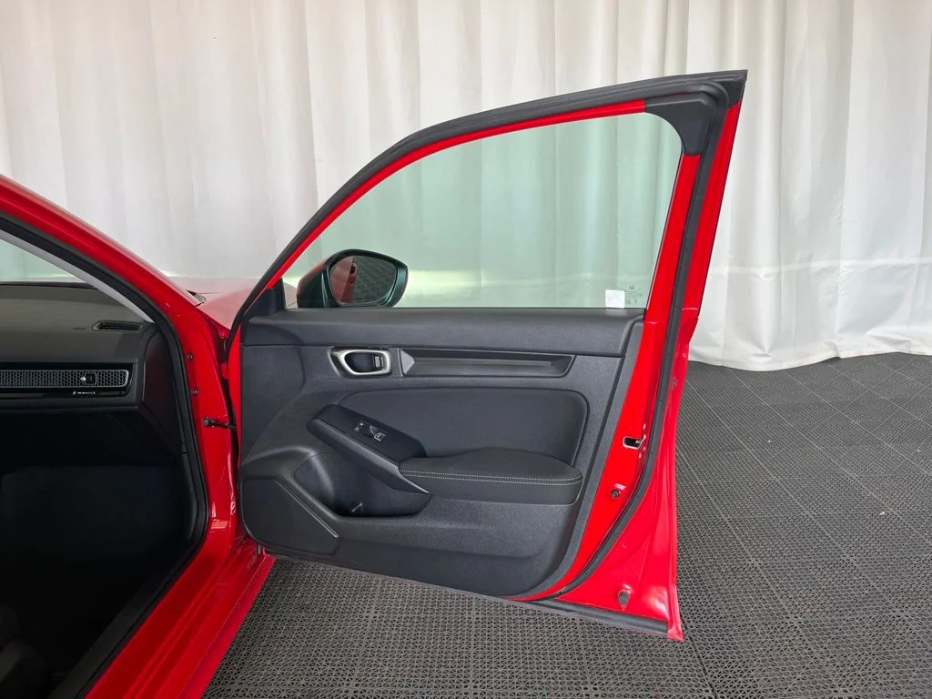 Used 2023 Red Honda LX image 19