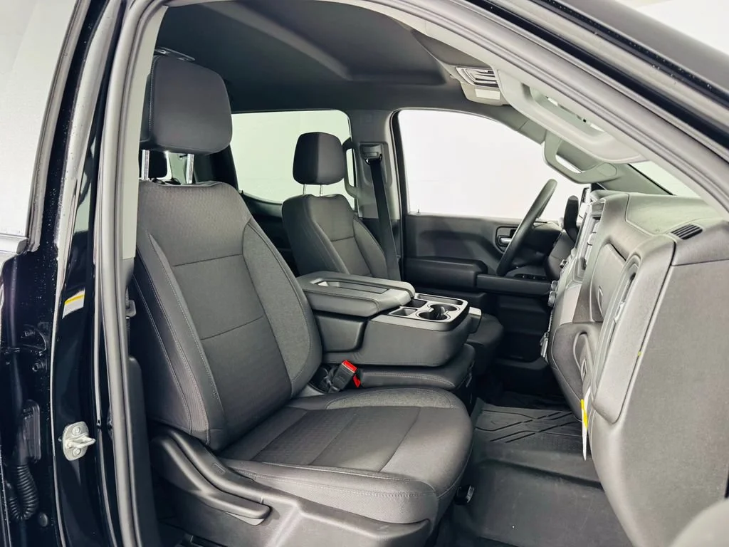 Used 2026 Black Chevrolet Custom image 26