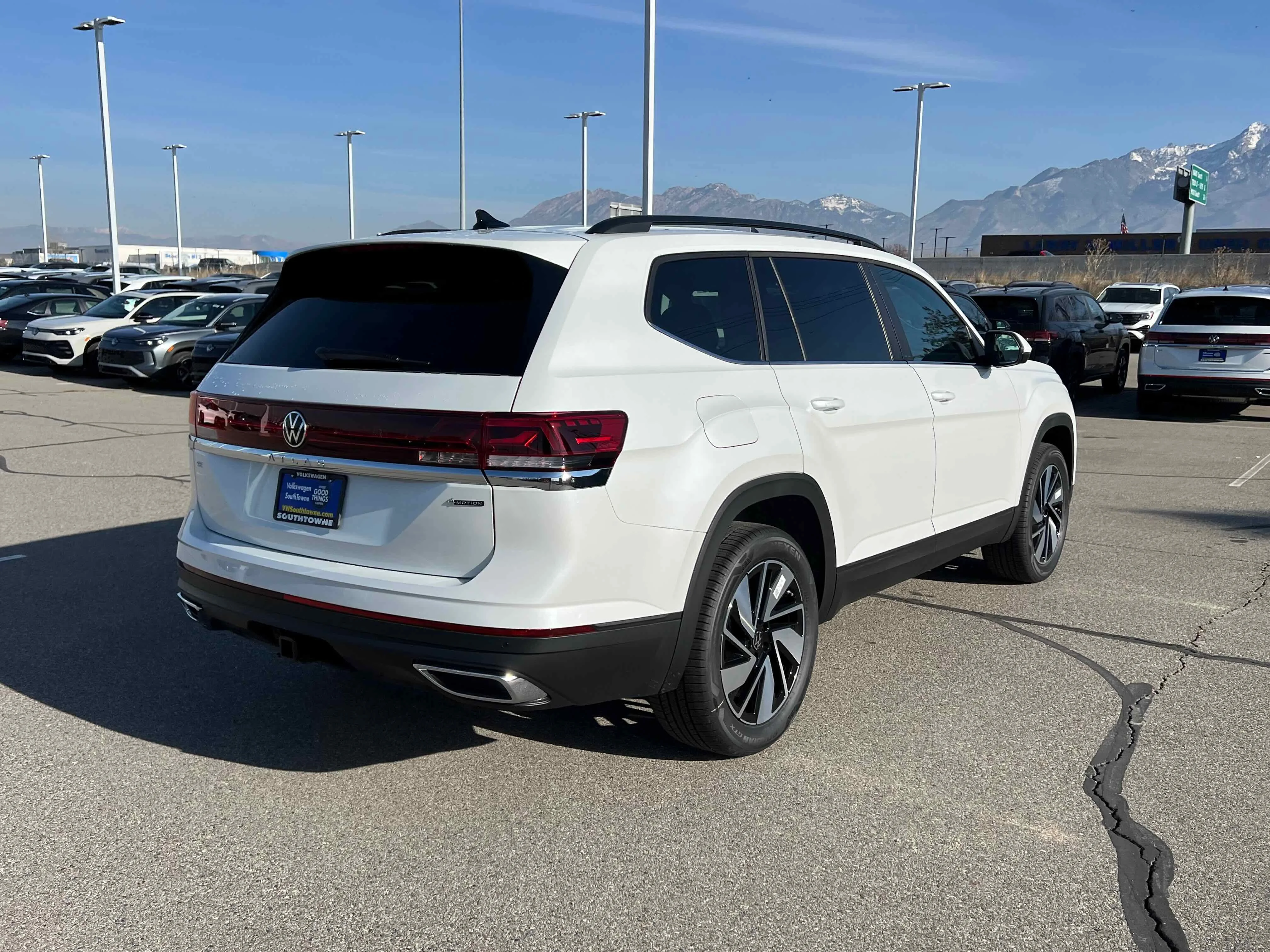 New 2026 Opal White Volkswagen 2.0T SE w/Technology image 9