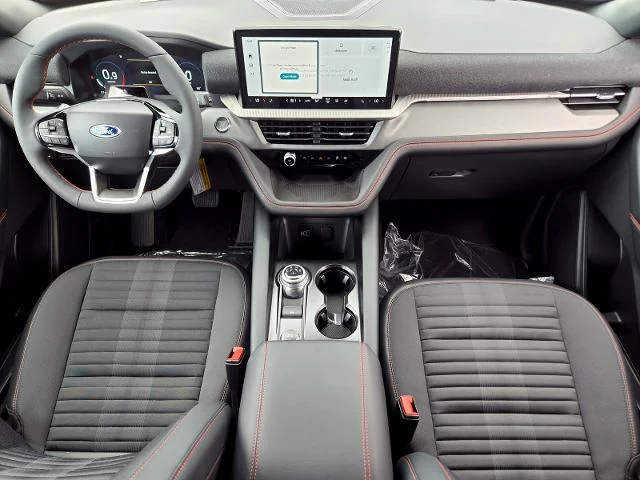 New 2026 Star White Metallic Tri-Coat Ford ST-Line image 38
