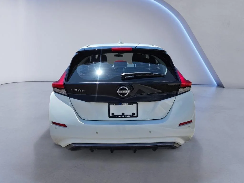 Used 2023 Glacier White Nissan S image 4