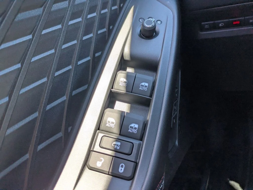 New 2026 White Knuckle Exterior Paint Dodge R/T Plus image 28