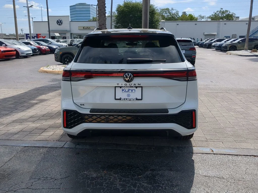 New 2026 White/off-white Volkswagen 2.0T SE R-Line Black image 5