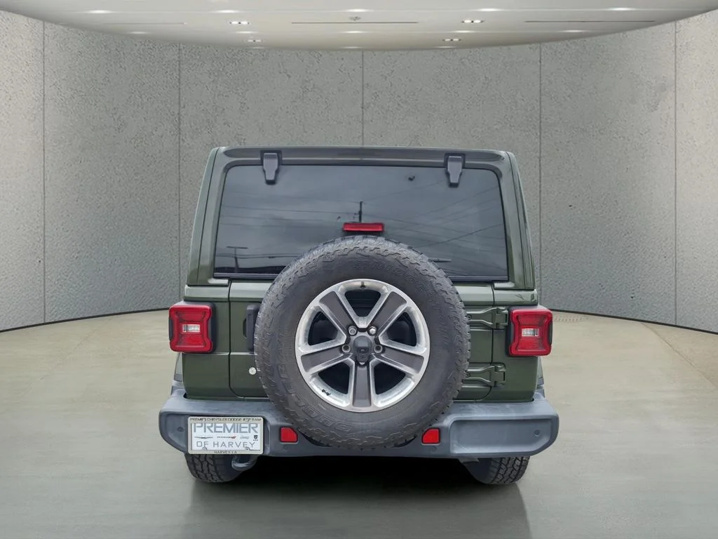 Used 2020 Green Jeep Unlimited Sahara image 4