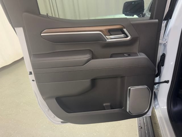 New 2026 Polar White Tricoat Chevrolet High Country image 36