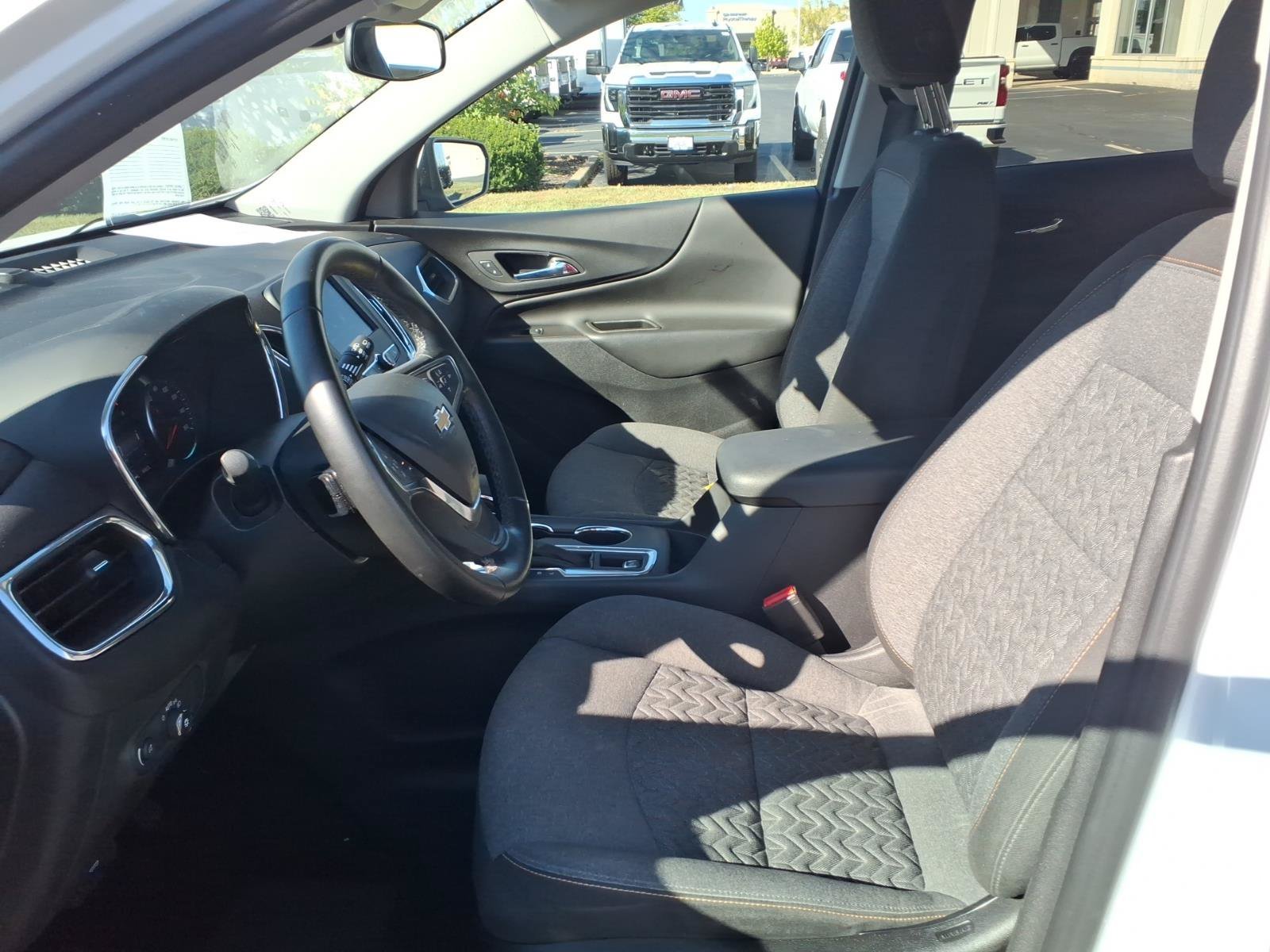 Used 2023 SUMMIT WHITE Chevrolet LT image 25