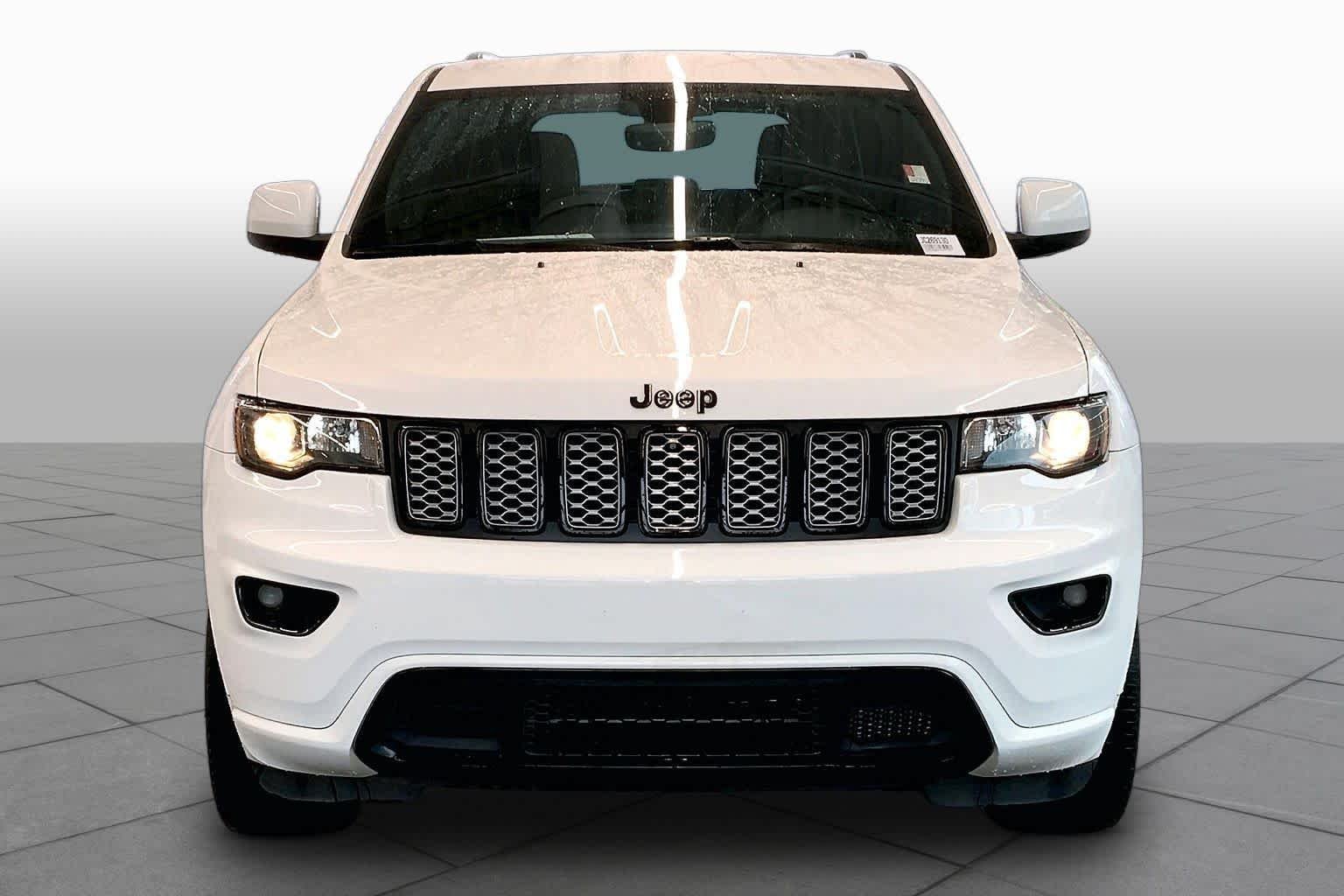 Used 2018 Bright White Clearcoat Jeep Altitude image 5
