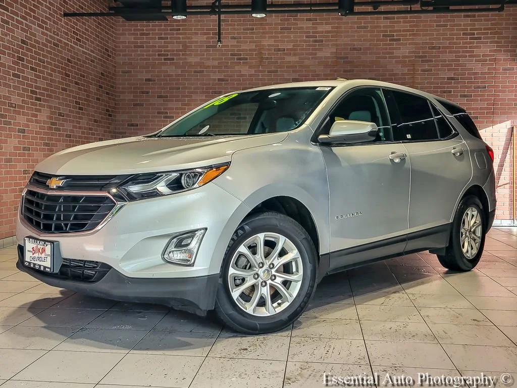 Used 2018 Chevrolet Equinox LT with VIN 2GNAXJEV2J6306420 for sale in Lisle, IL