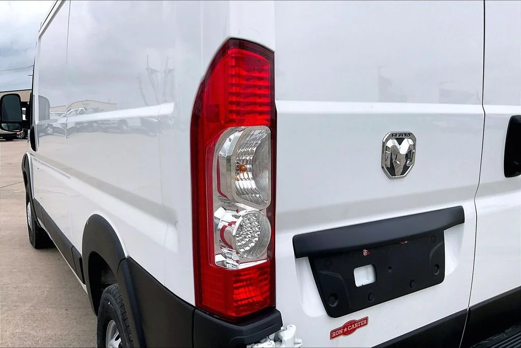 New 2024 Bright White Clear-Coat Exterior Paint RAM Base image 12