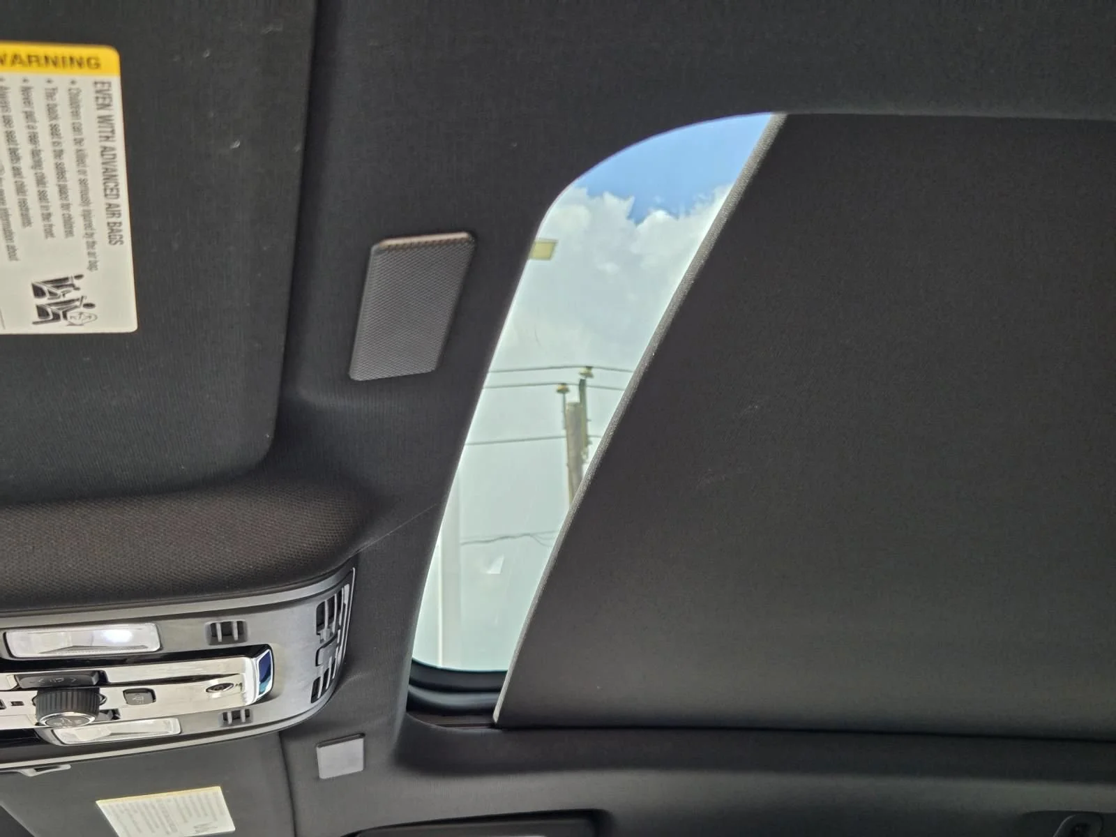 2026 GMC Yukon Denali Ultimate - Photo 9