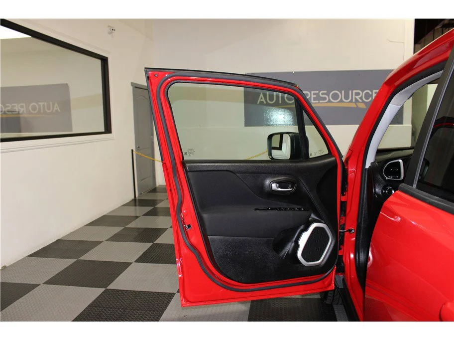 2020 Jeep Renegade Jeepster - Photo 11