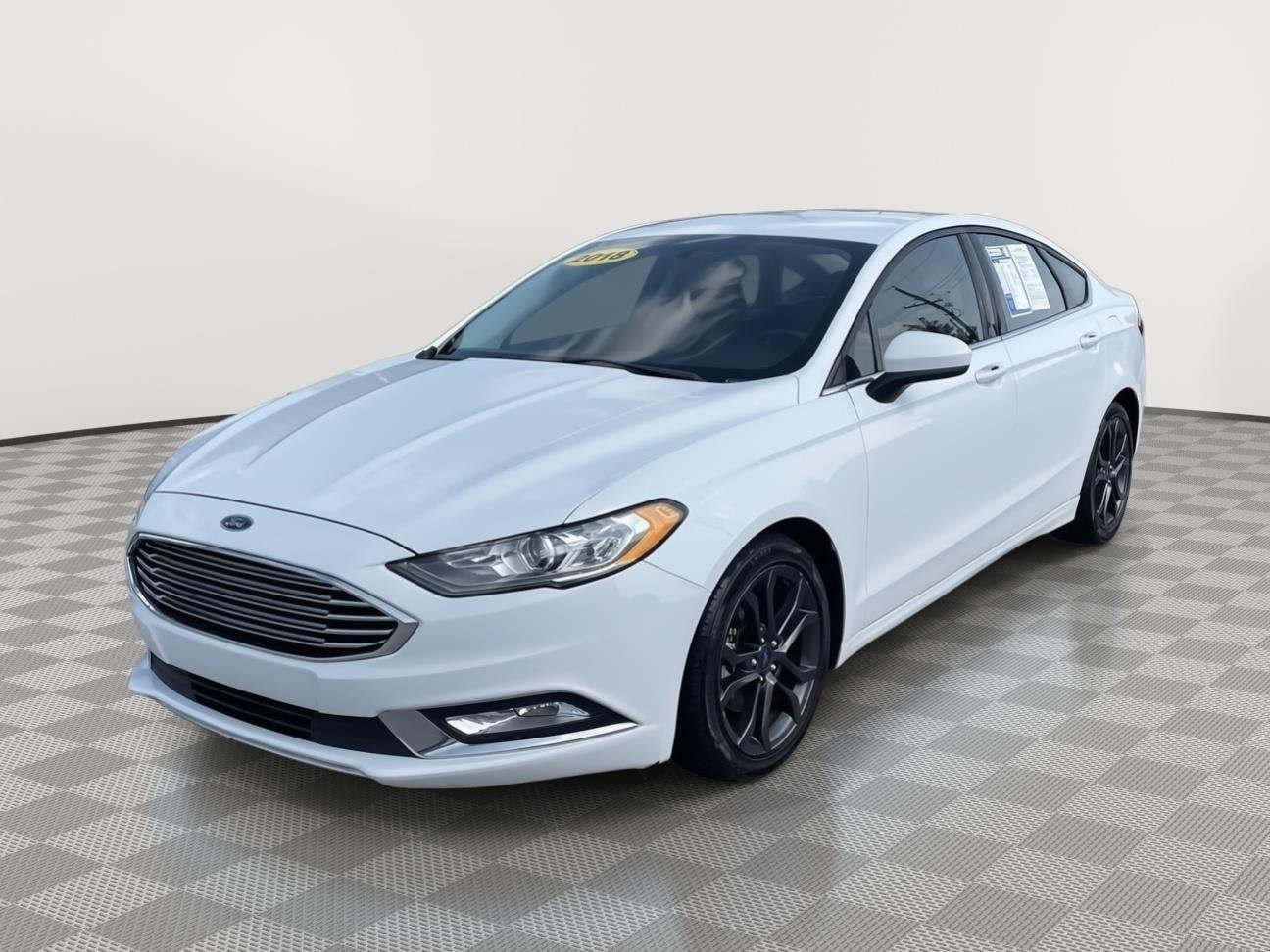 Used 2018 Oxford White Ford SE image 10