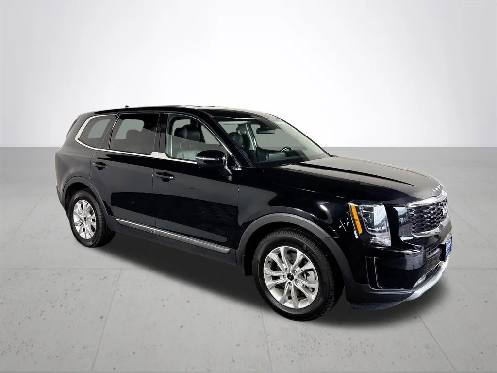Certified Used 2022 Black Kia LX image 4