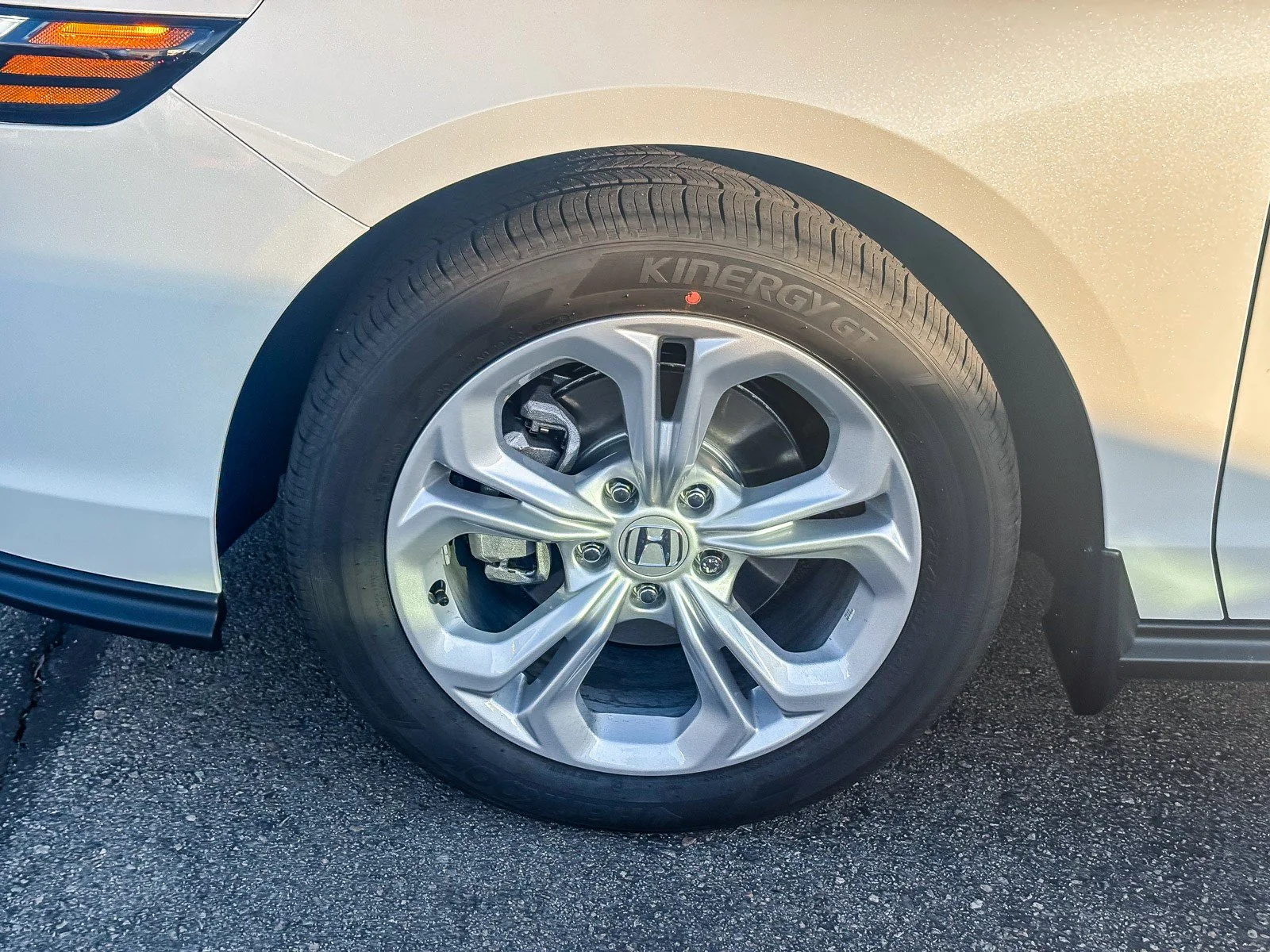 New 2026 Platinum White Pearl Honda LX image 10