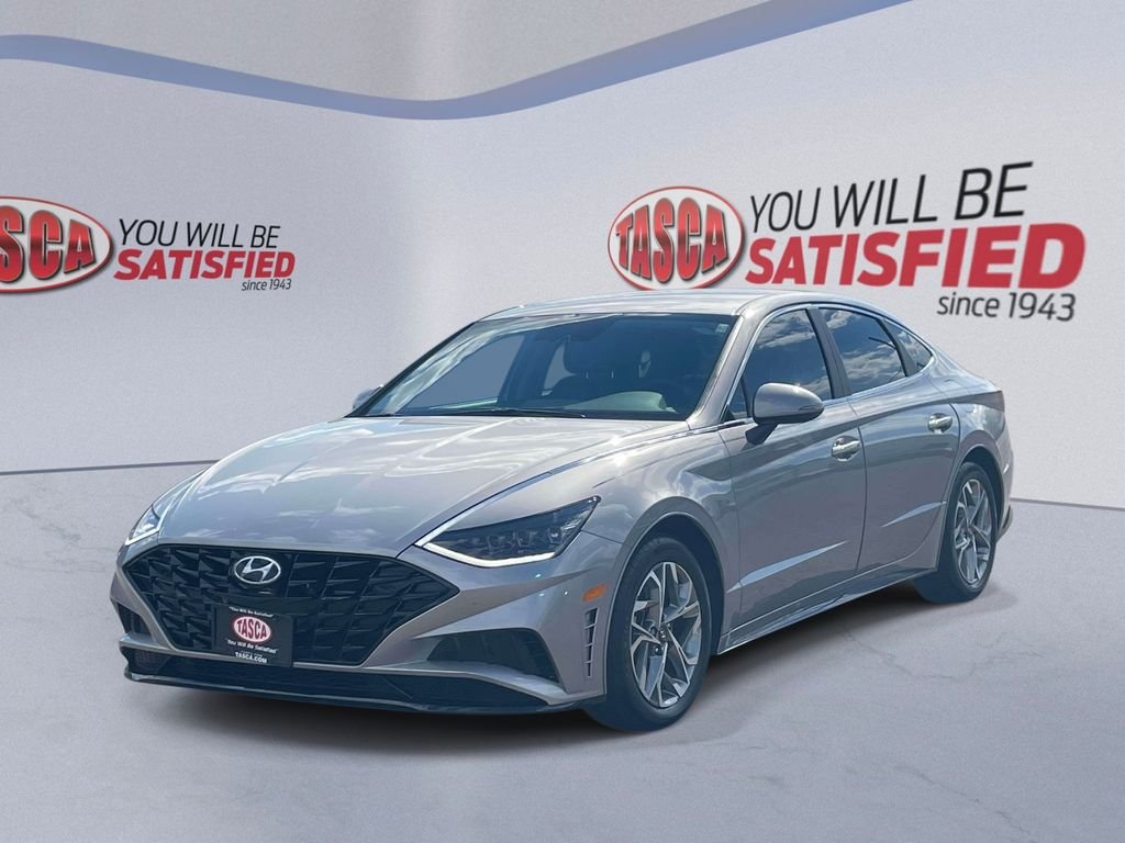 Certified Used 2023 Silver Hyundai SEL image 4