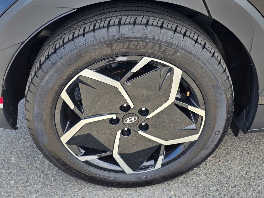 Certified Used 2024 Black Hyundai SEL image 7