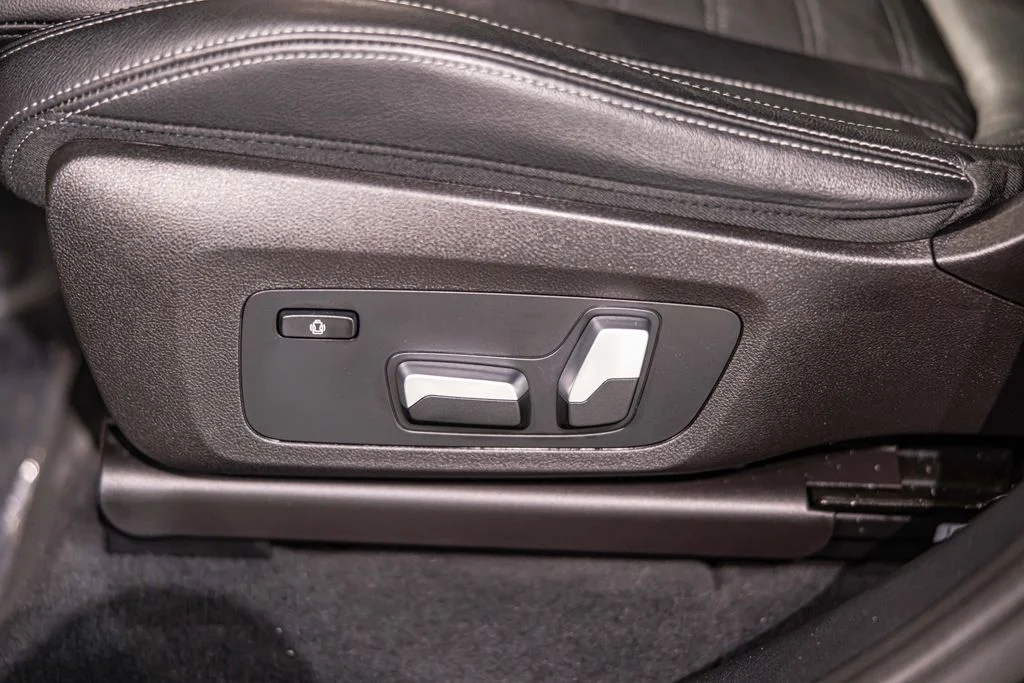 Used 2023 Gray BMW M40i image 24