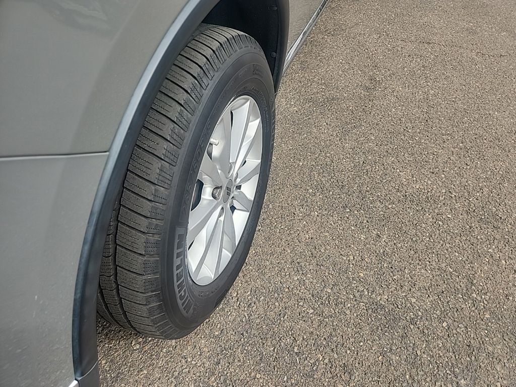 Used 2021 Gray Dodge SXT image 14
