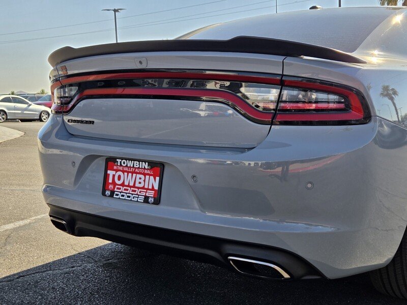 Used 2022 Gray Dodge SXT image 6