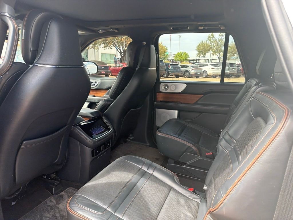 Used 2022 White Lincoln Black Label image 8