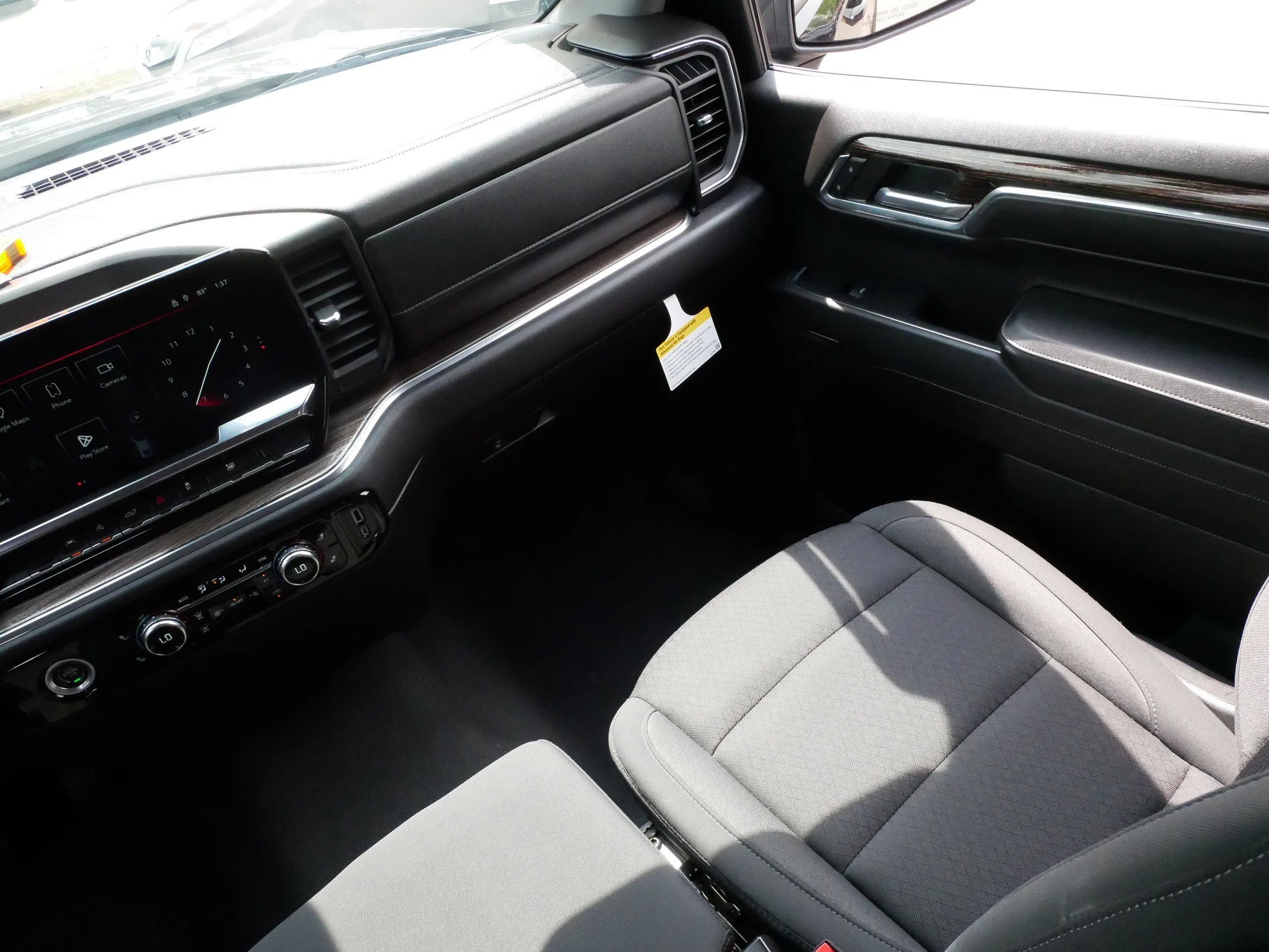 Used 2024 Onyx Black GMC Elevation image 11
