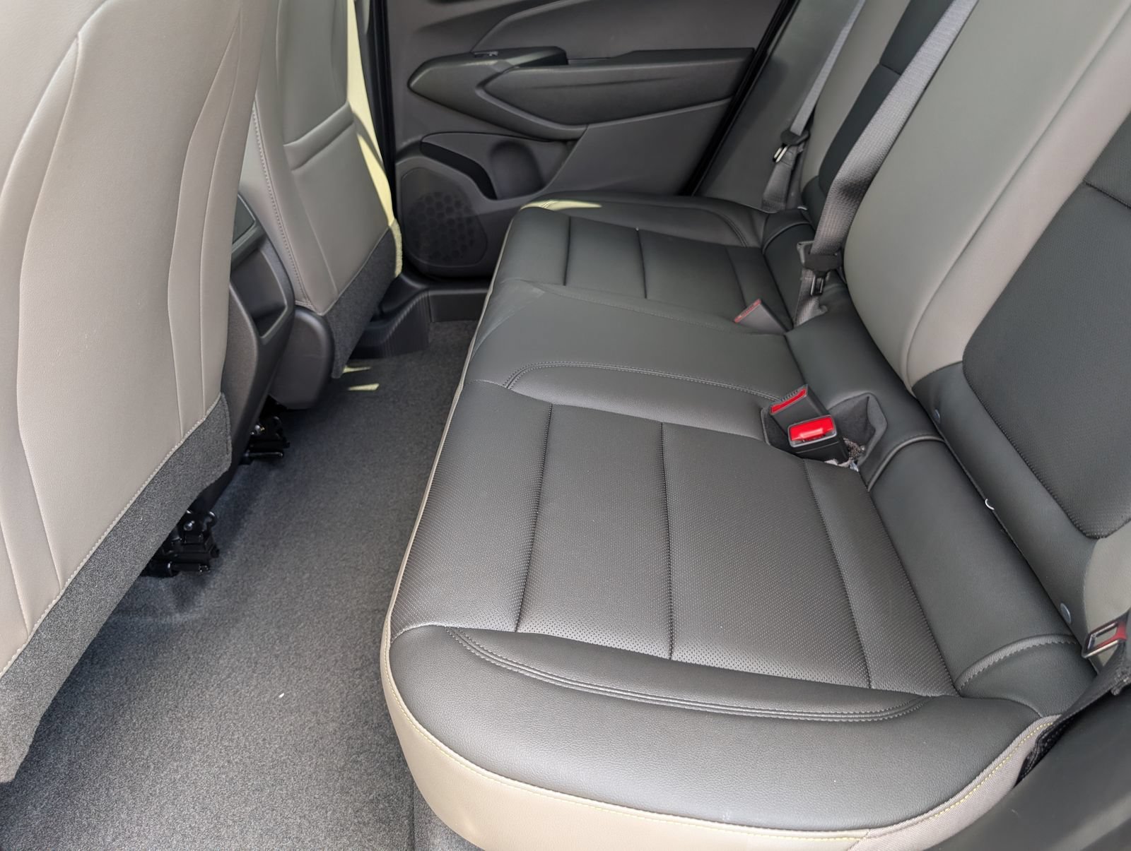 New 2026 Cacti Green Chevrolet ACTIV image 8