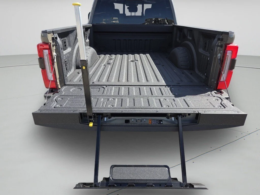 New 2026 Marsh Gray Ford Platinum image 39