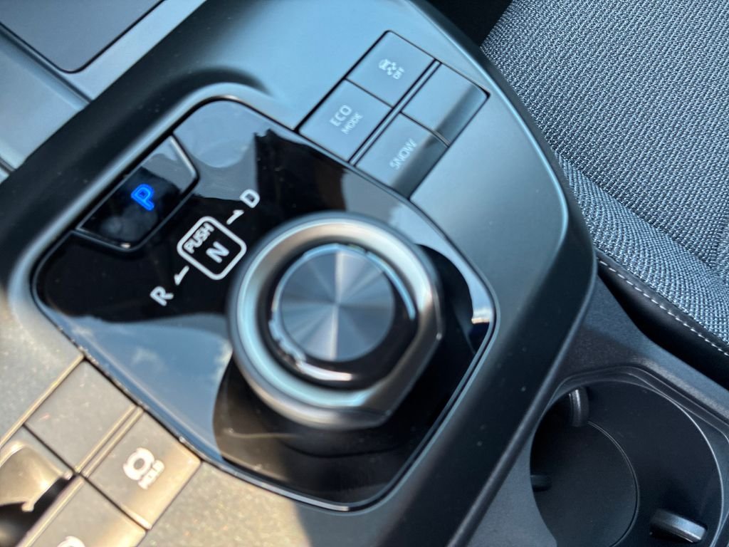 2026 Toyota bZ XLE - Photo 27