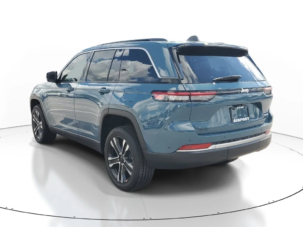 New 2027 Blue Jeep Limited image 2