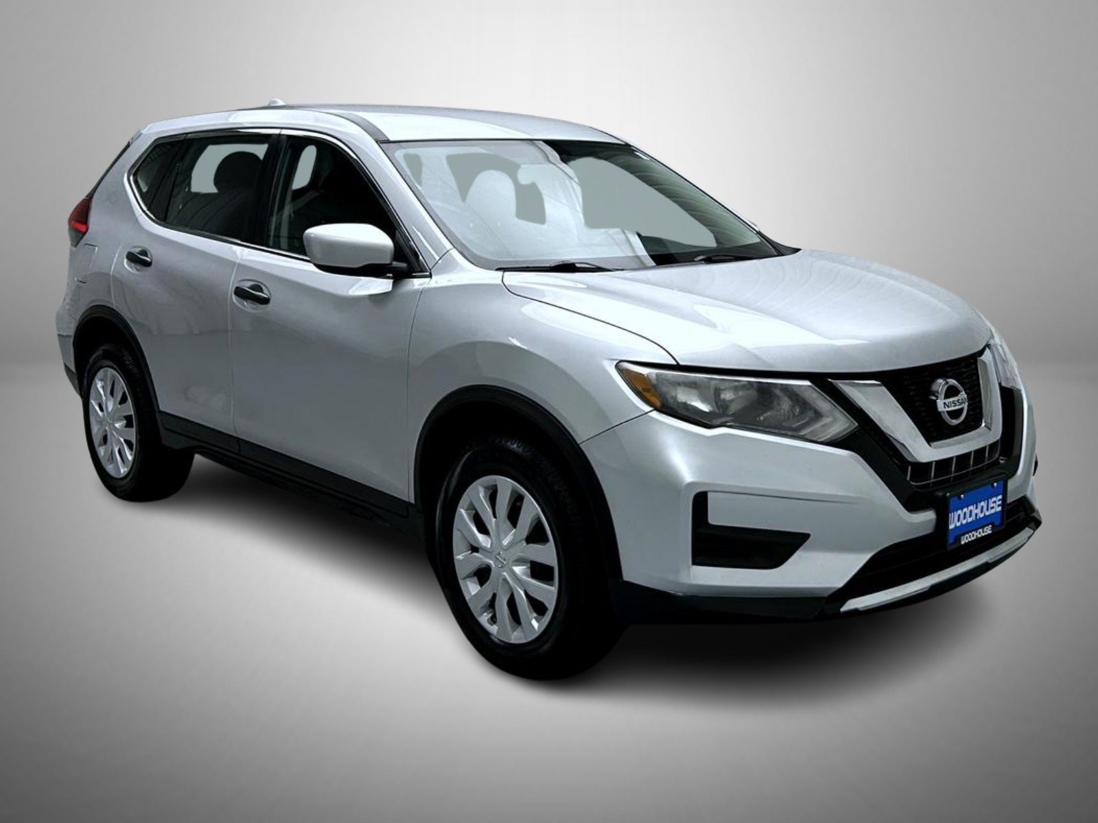 Used 2017 Silver Nissan S image 3