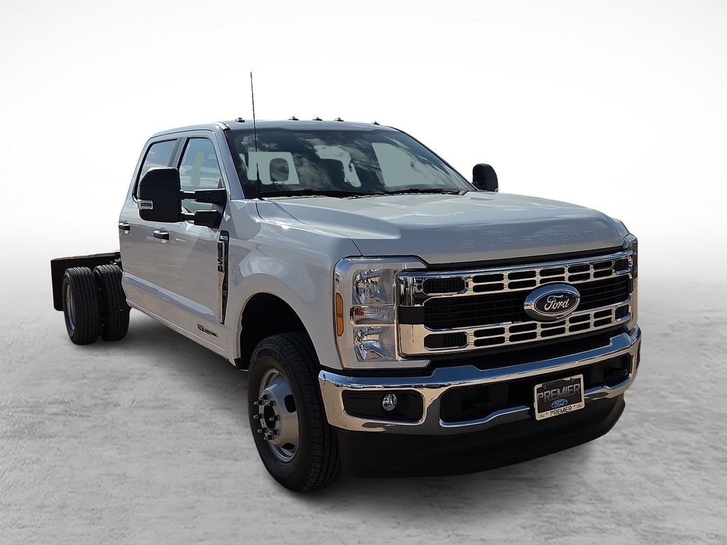 New 2026 Oxford White Ford F-350® XL image 1