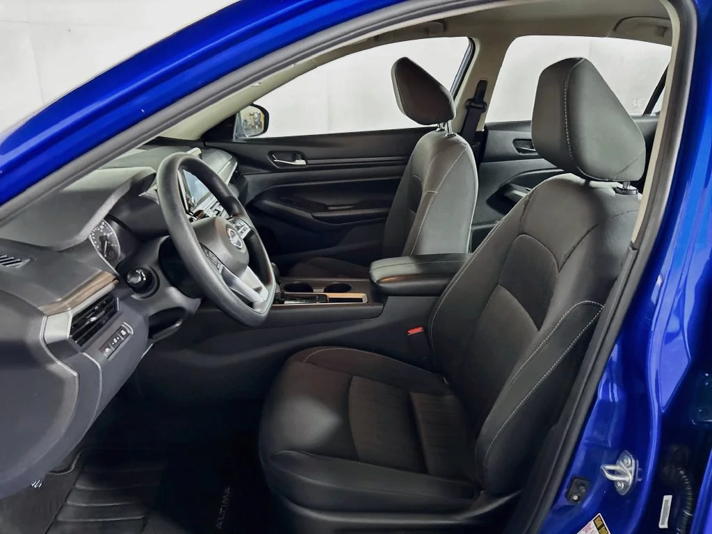 Used 2025 Blue Nissan 2.5 SV image 11