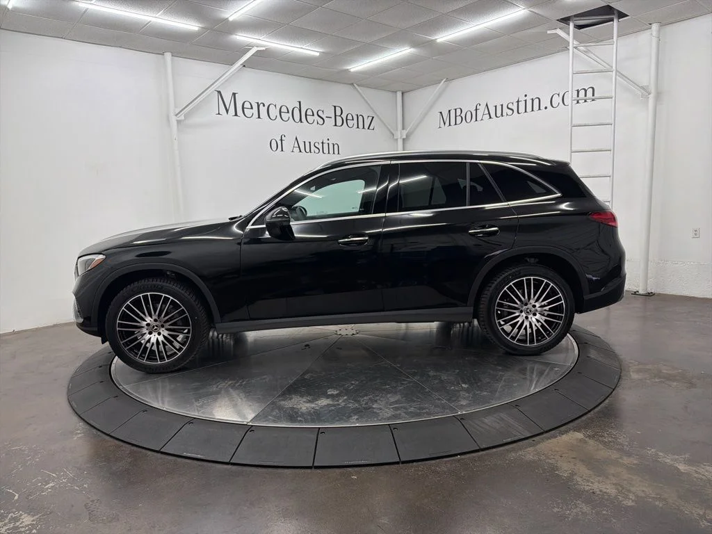 Used 2026 Black Mercedes-Benz GLC 300 image 4